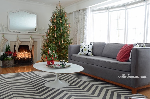 th_Christmas living room3