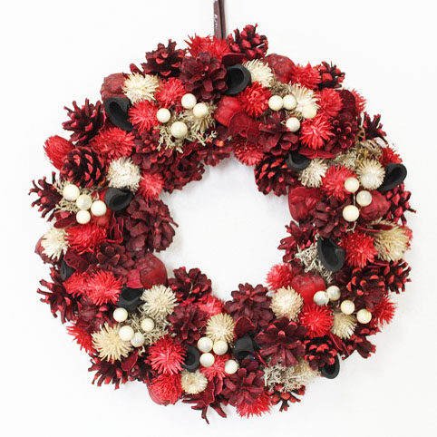 red Christmas wreath